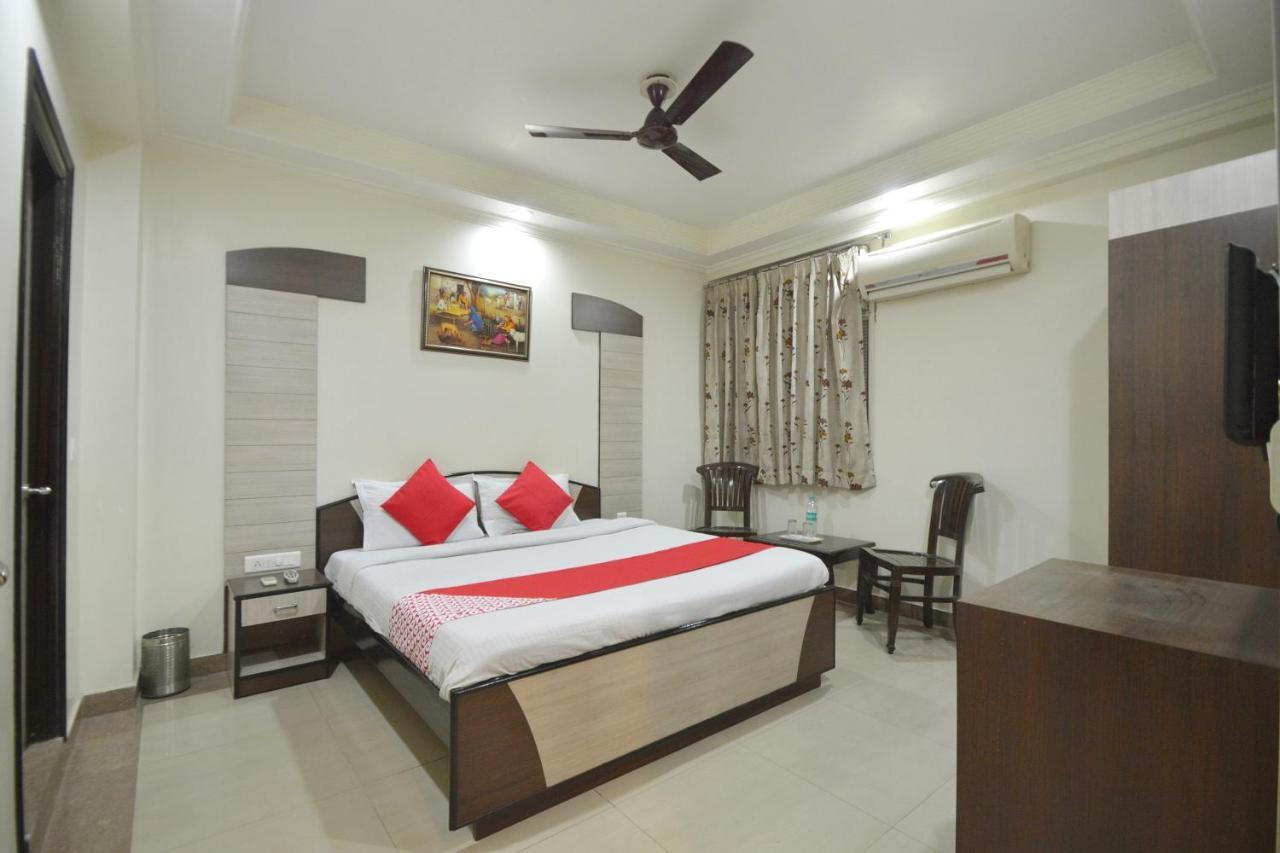 Oyo 23608 Fun Hotel
