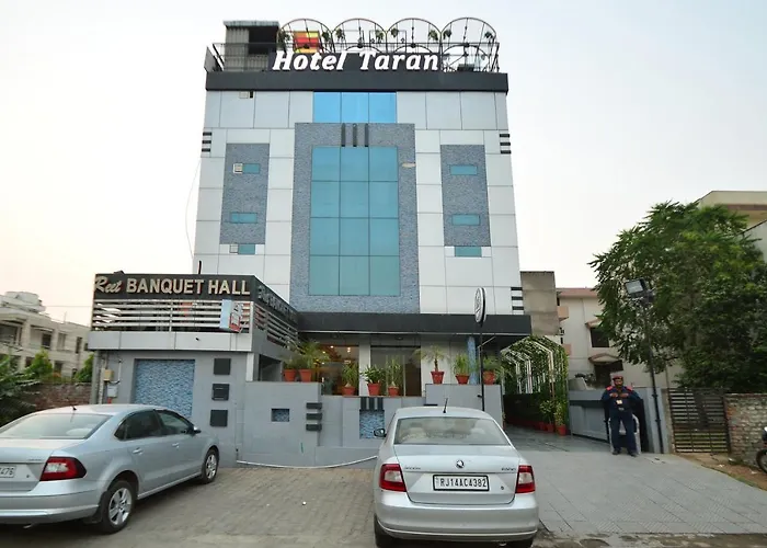 Oyo 23608 Hotel Fun