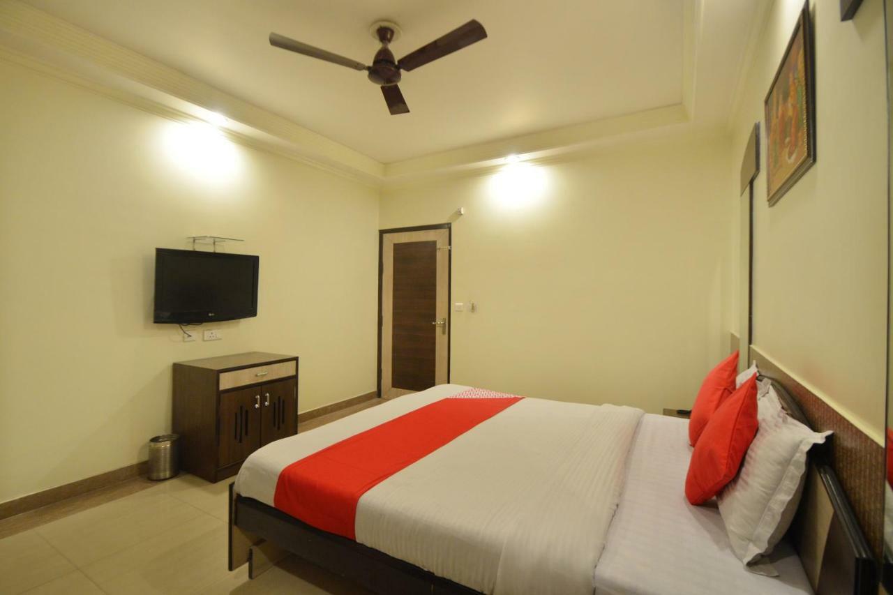Hotel Oyo 23608 Fun